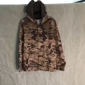 Large Men’s under Armour  Hoodie